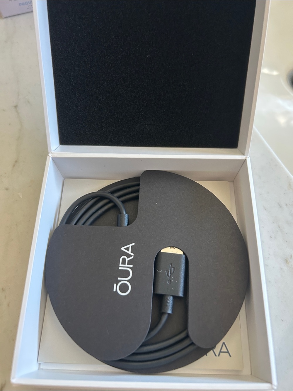 Oura Ring Gen3 heritage black size 10 - Picture 3 of 3